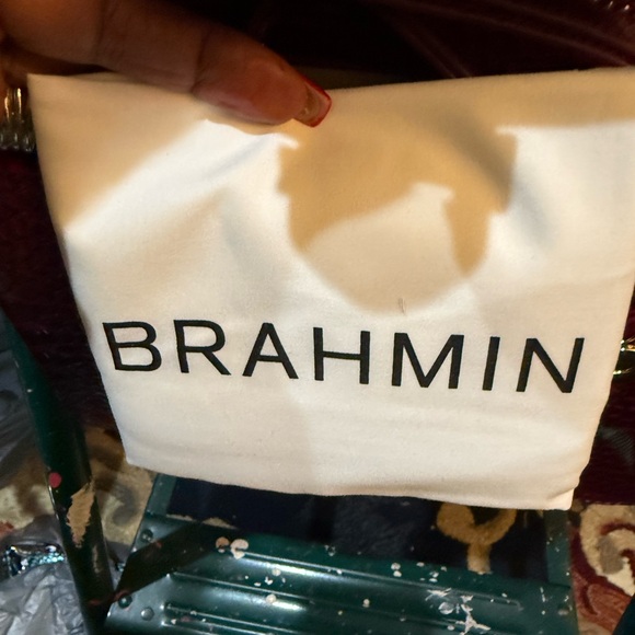 Brand NEW Brahmin“Small Hallie” comes with registration card, strap and dust bag - Picture 6 of 6